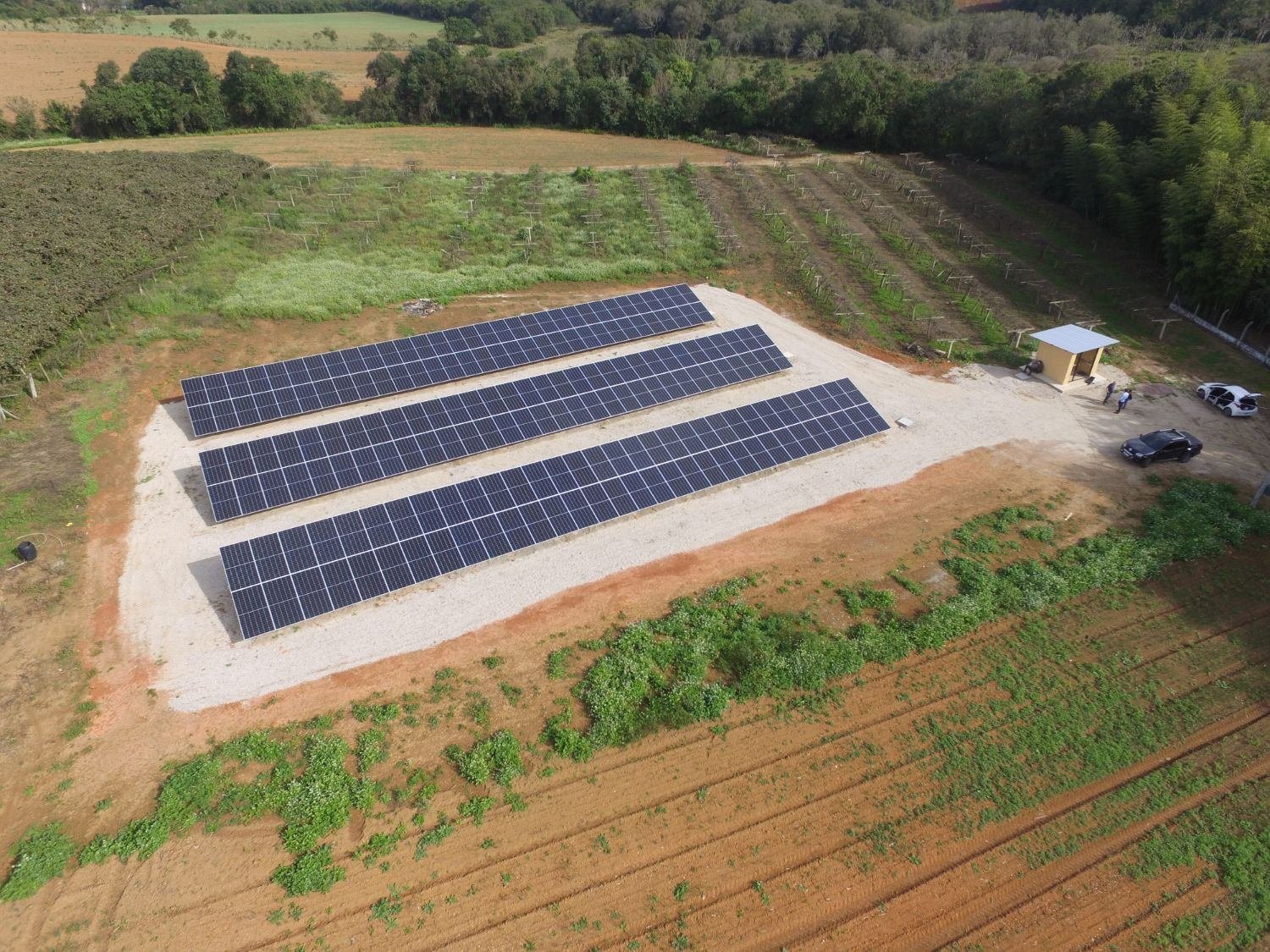 Usina solar em solo em área rural